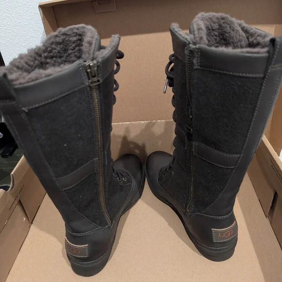 UGG Elvia Boots - Picture 3 of 5